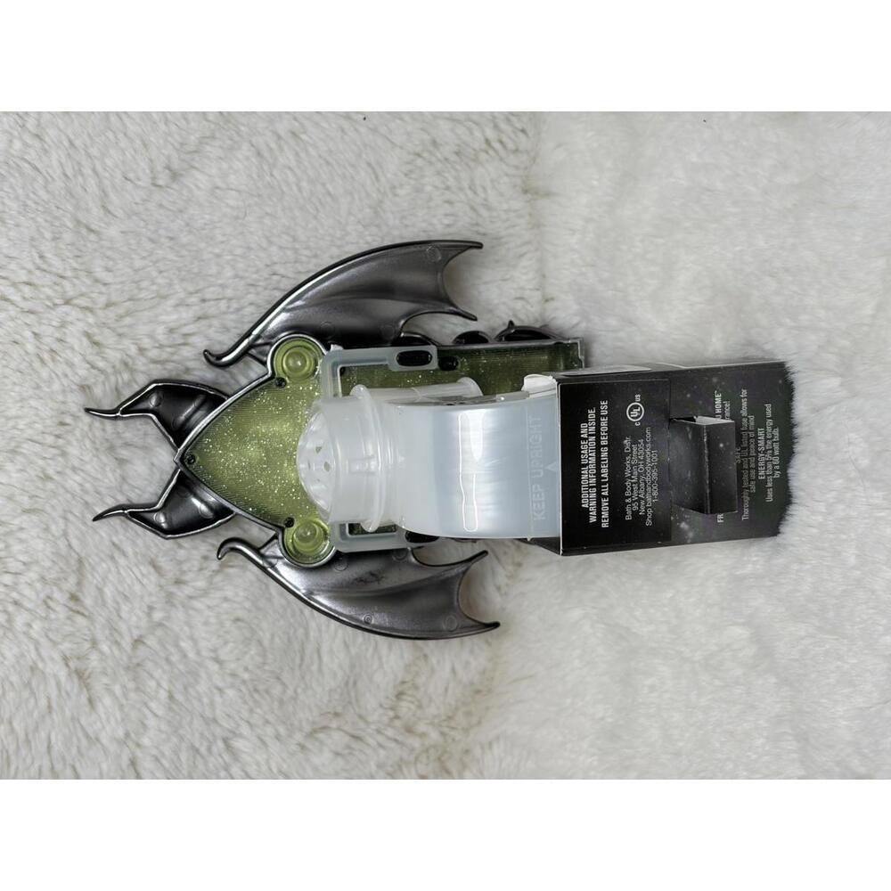 Bath & Body Works Disney Villains Wallflowers Plug Set​ - Picture 8 of 9